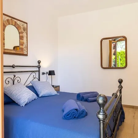 Apartmán With Garden And Parking *