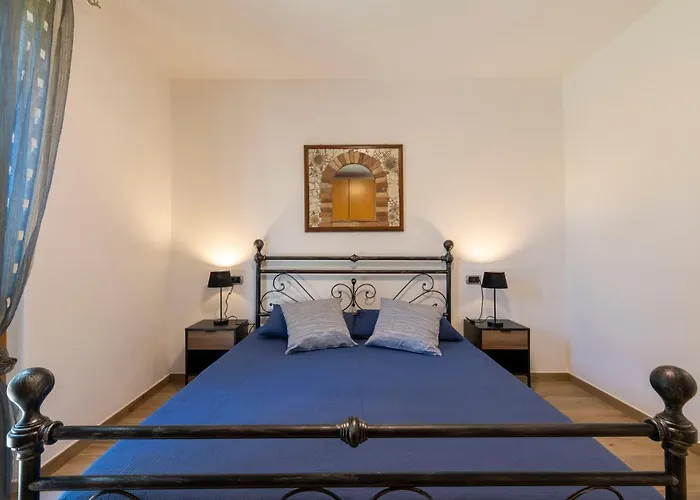 With Garden And Parking Lägenhet *